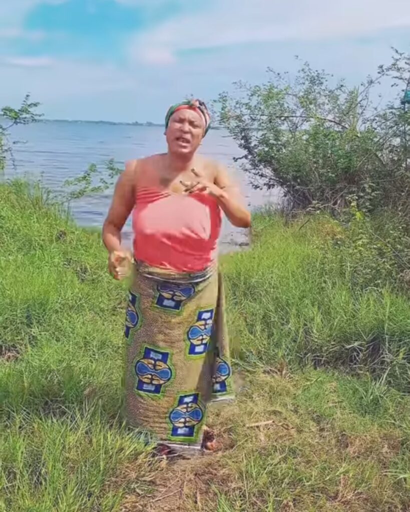 Togo Woman Cu¥rses Afia Schwarzenegger For Exposing Delay's Atopa With ...